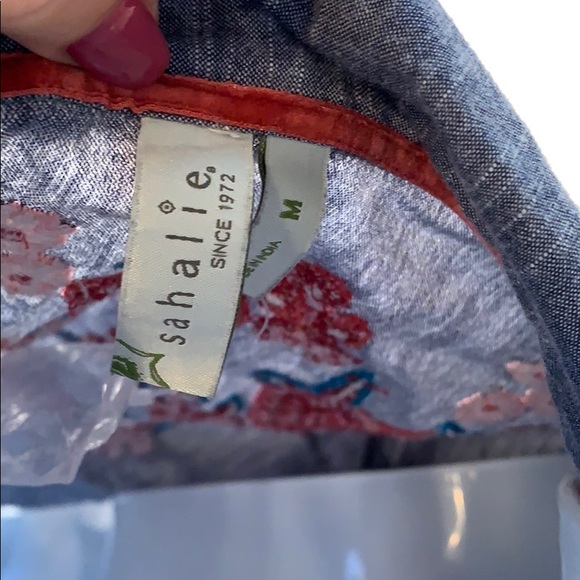 NWOT Sahalie Button Up Top w/ Stitched Design - Picture 3 of 3